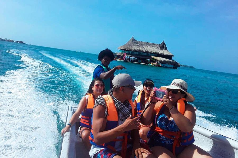 Puerto Caracol Isla Mucura Hotel Buitenkant foto