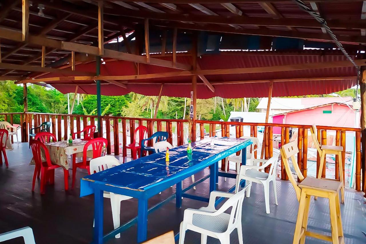 Puerto Caracol Isla Mucura Hotel Buitenkant foto