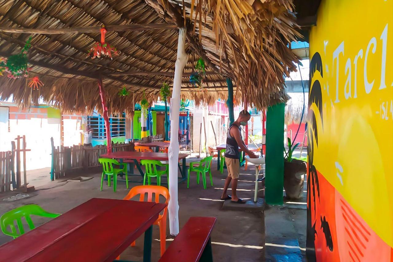 Puerto Caracol Isla Mucura Hotel Buitenkant foto